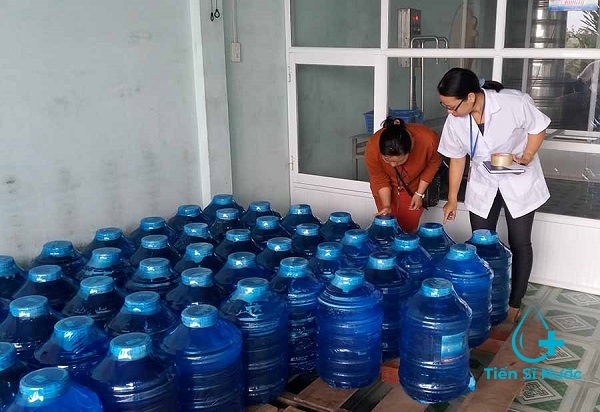 nước uống đóng bình