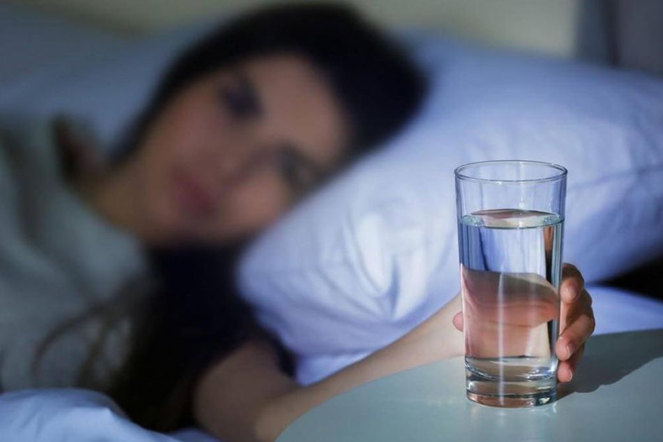Dấu hiệu mất nước là khát nước thường xuyên Dấu hiệu mất nước là khát nước thường xuyên