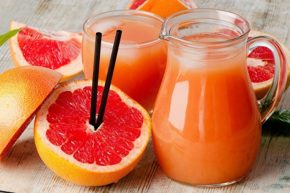 Nước bưởi ép làm dịu cơn buồn nôn sau khi uống rượu Nước bưởi ép làm dịu cơn buồn nôn sau khi uống rượu