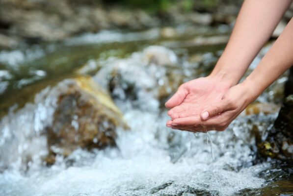 Giải đáp câu hỏi nước suối là gì mới nhất