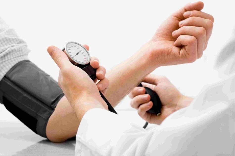 Khám phá 7 loại nước uống giúp hạ huyết áp nhanh và giải đáp cao huyết áp uống gì Khám phá 7 loại nước uống giúp hạ huyết áp nhanh và giải đáp cao huyết áp uống gì