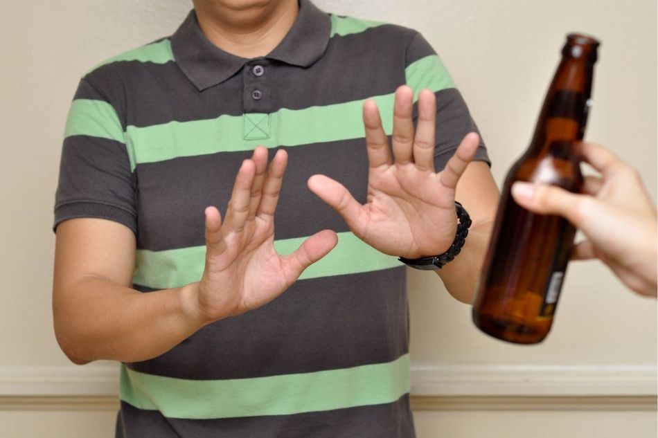 Rượu bia làm tăng áp lực lên gan và túi mật, gây viêm và tắc nghẽn mật Rượu bia làm tăng áp lực lên gan và túi mật, gây viêm và tắc nghẽn mật