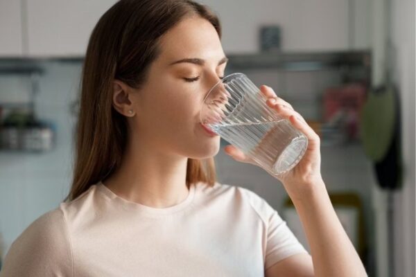 Uống nhiều nước có tác dụng gì cho cơ thể và những lợi ích nào?